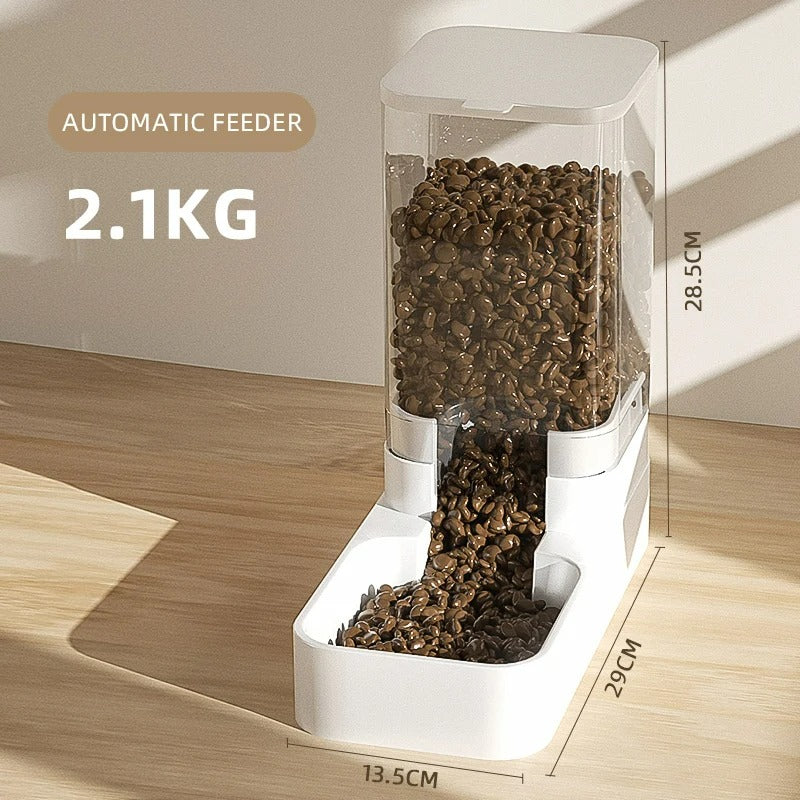 Distributeur de nourriture pour chat